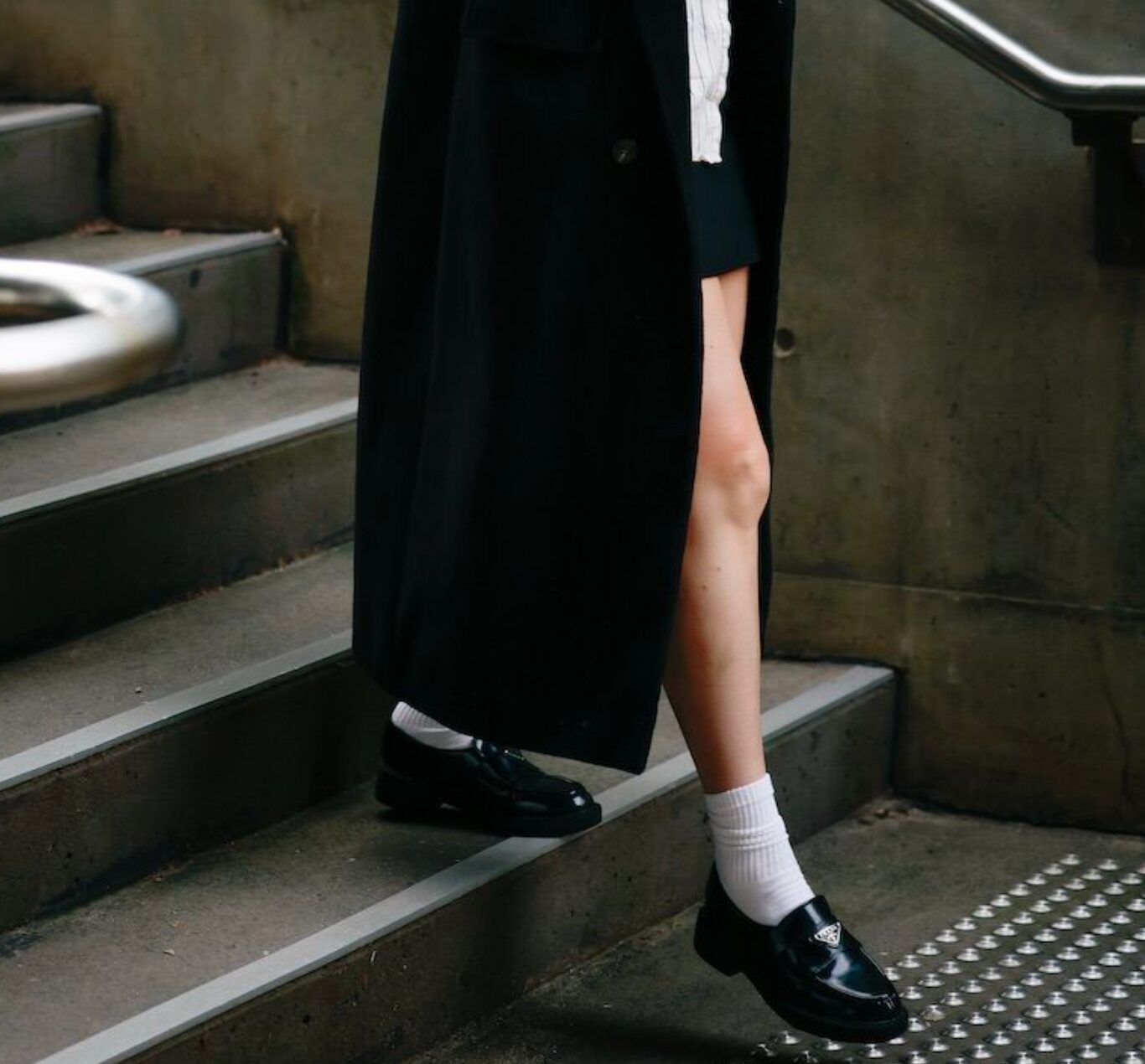 プラダ ローファー 芸能人