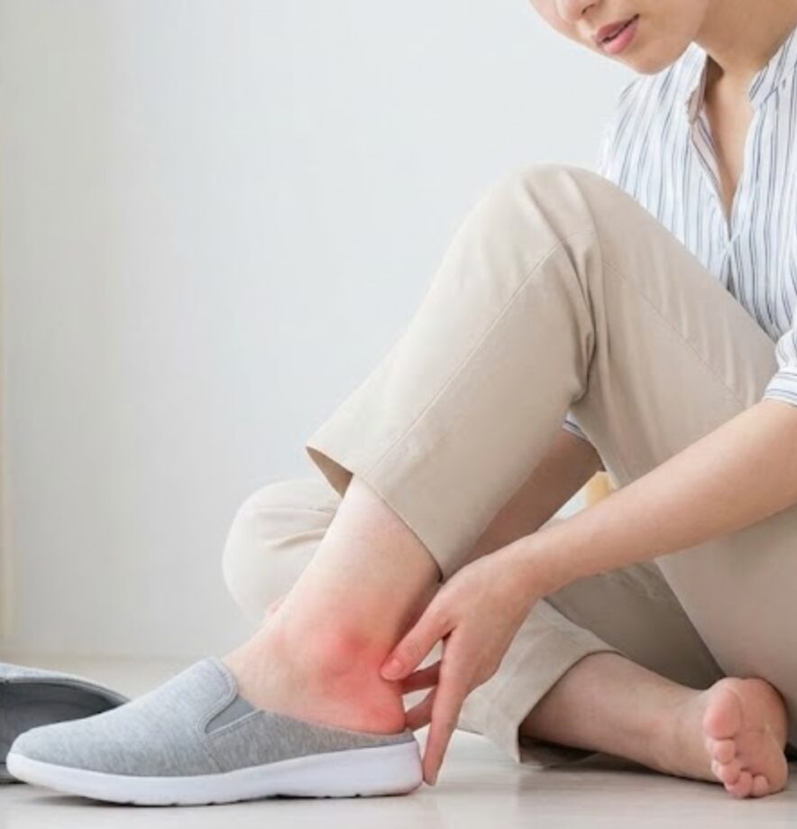 スケッチャーズ スリップ インズ 脱げる