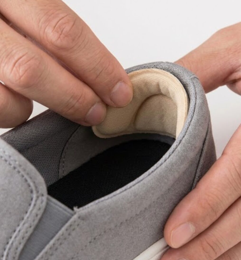 スケッチャーズ スリップ インズ 脱げる