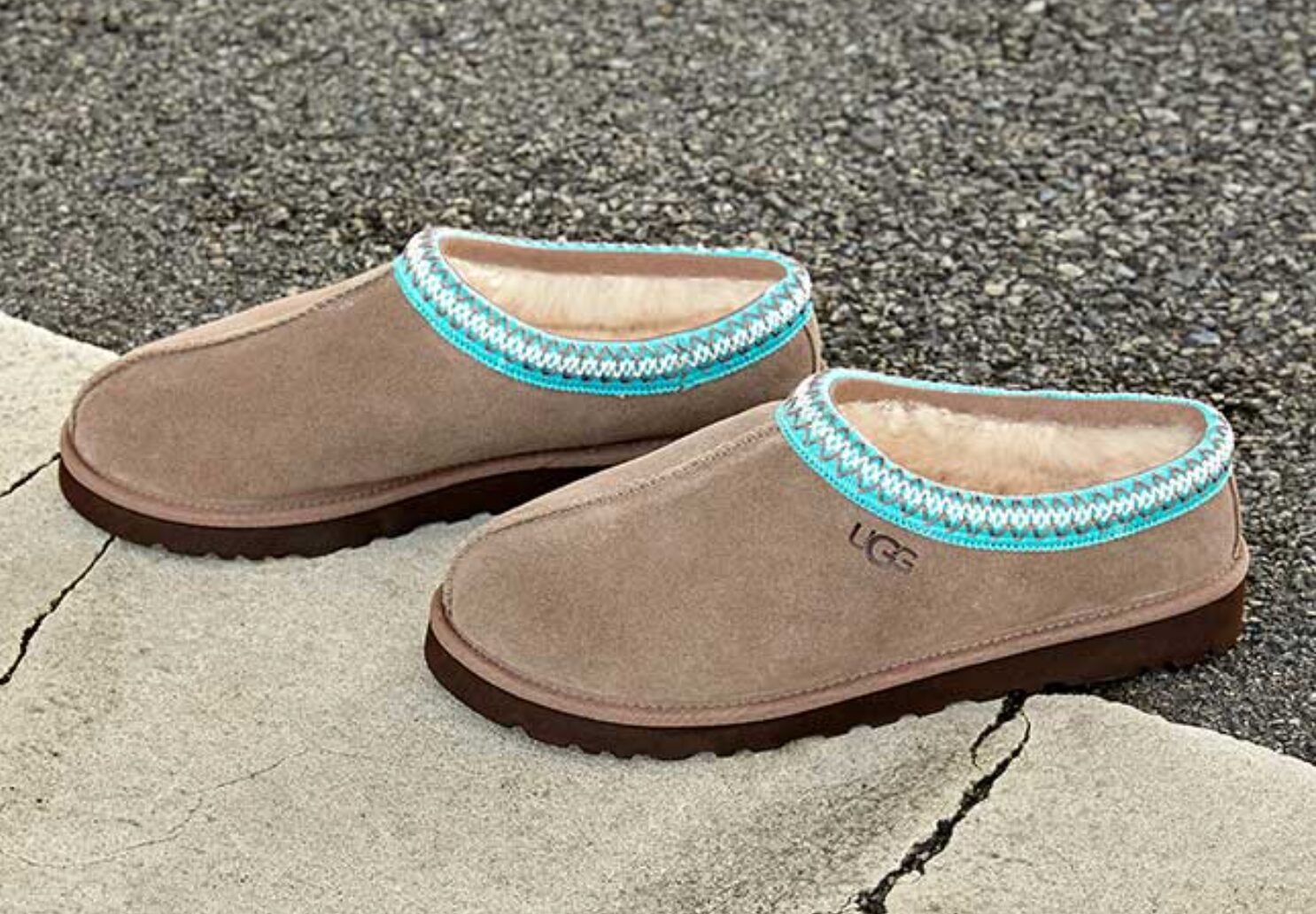 ugg スリッポン 脱げる