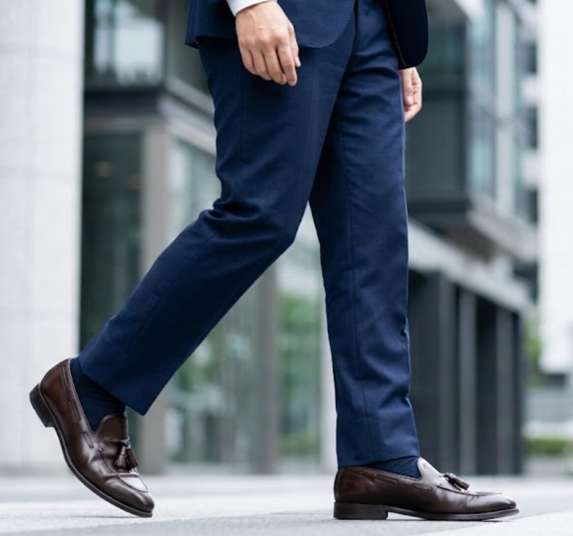 茶色 ローファー コーデ メンズ