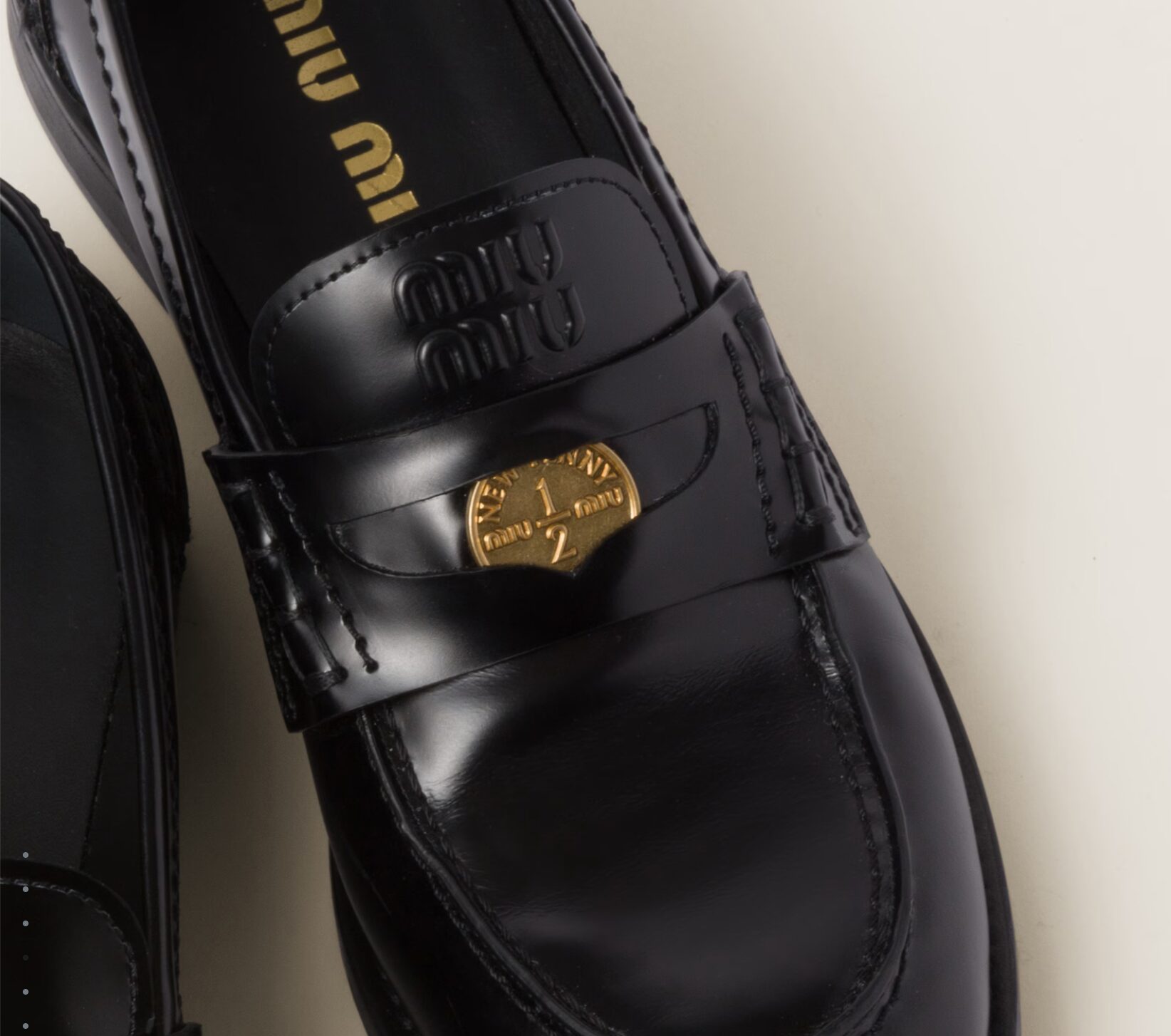 miumiu レザー ペニー ローファー