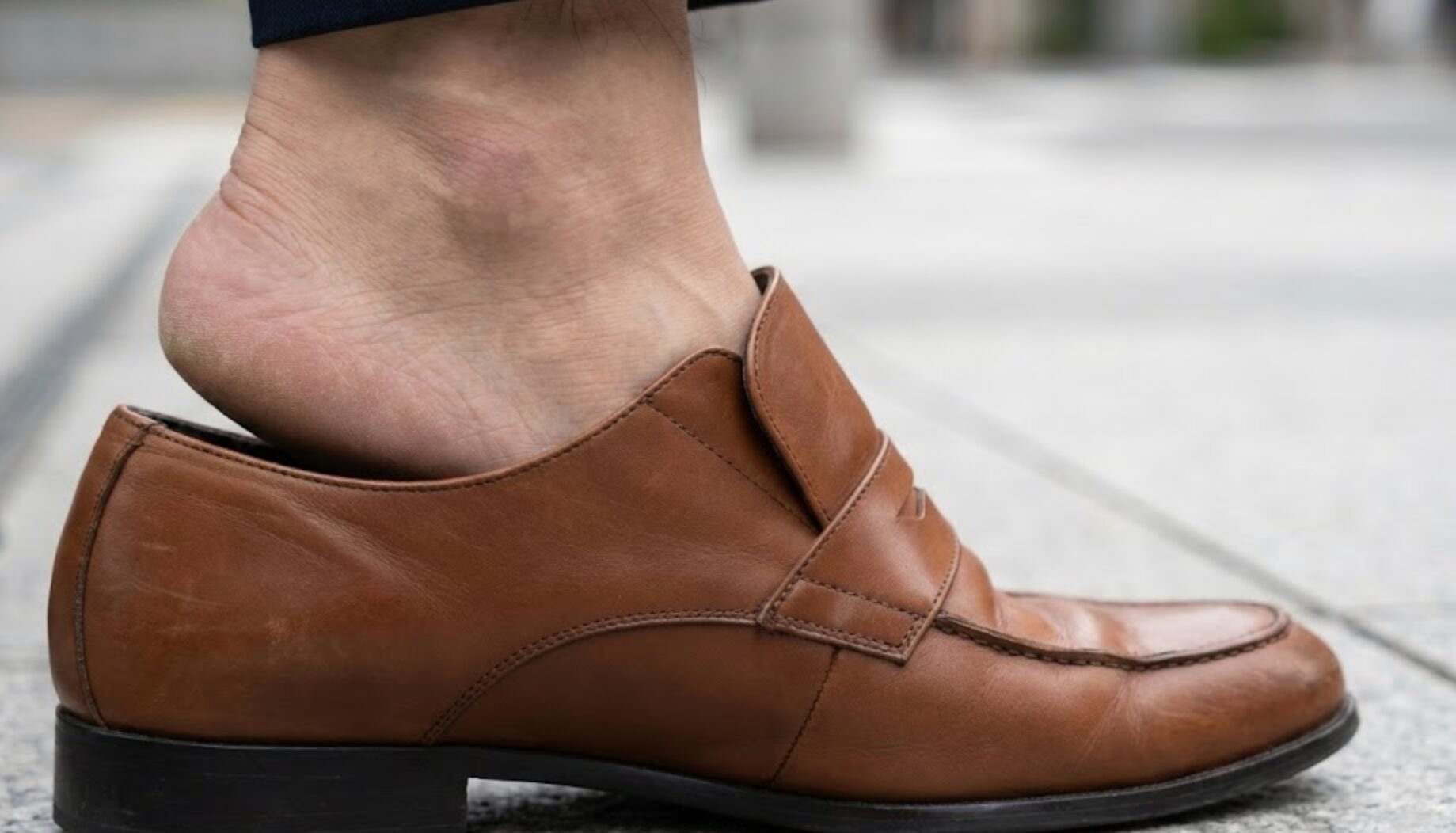 ローファー パカパカ する