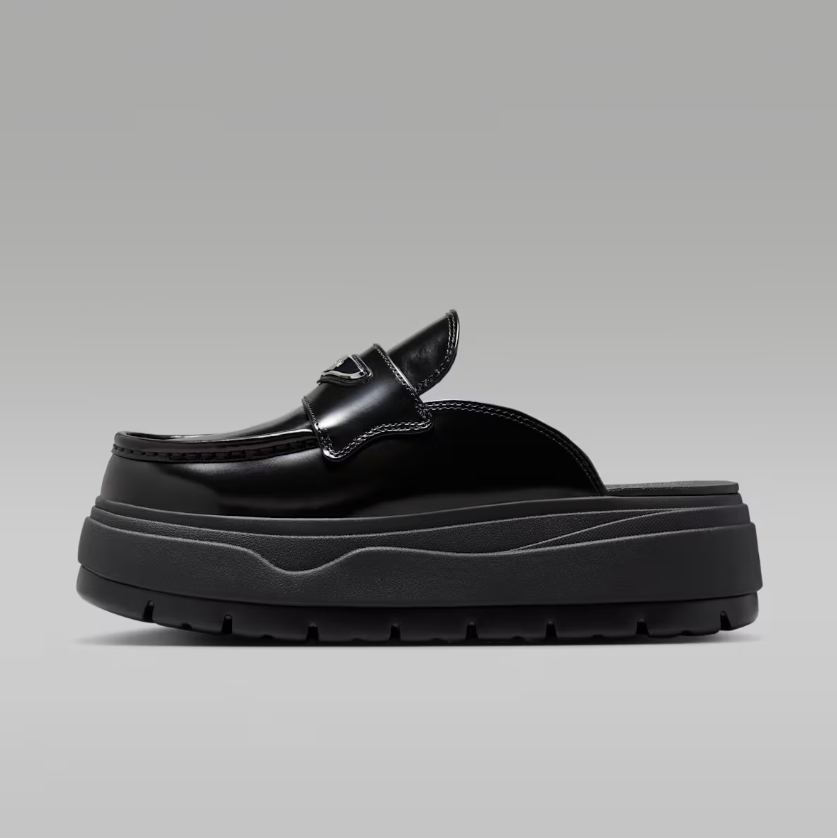 ローファーに見えるスニーカー レディース