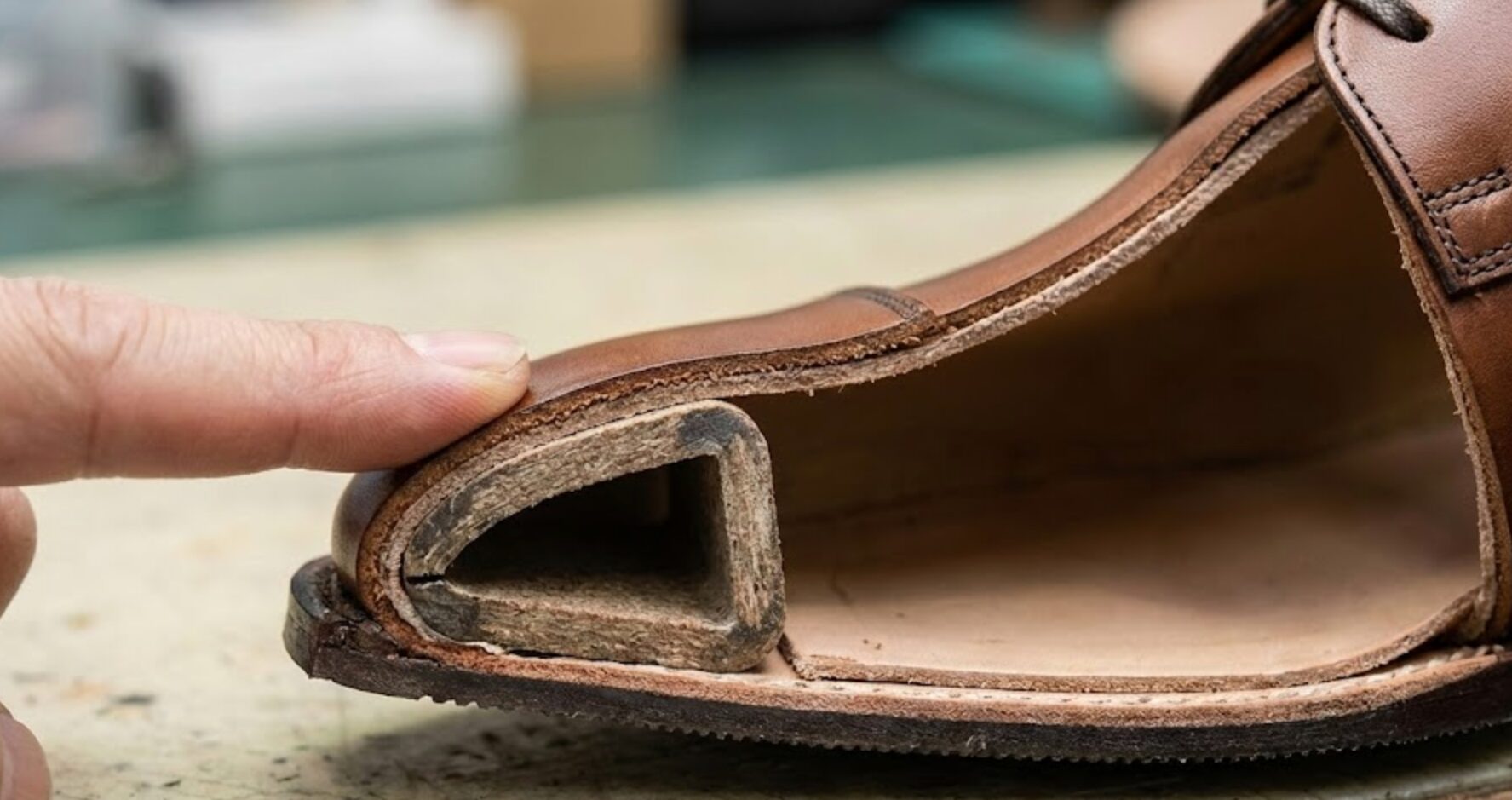 革靴 きつい 伸びる